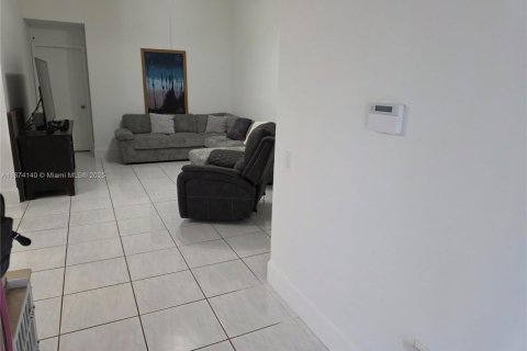 Adosado en venta en Miami, Florida, 3 dormitorios, 119.38 m2 № 1993908 - foto 4