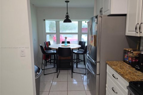 Adosado en venta en Miami, Florida, 3 dormitorios, 119.38 m2 № 1993908 - foto 10