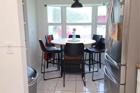 Adosado en venta en Miami, Florida, 3 dormitorios, 119.38 m2 № 1993908 - foto 9