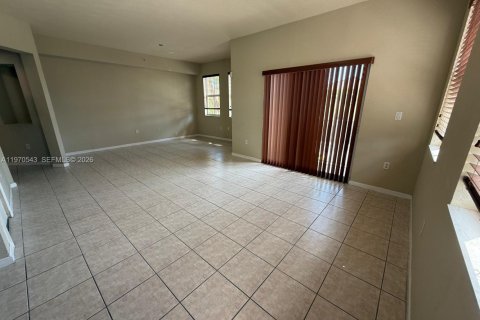 Condo in Doral, Florida, 2 bedrooms  № 2031435 - photo 7