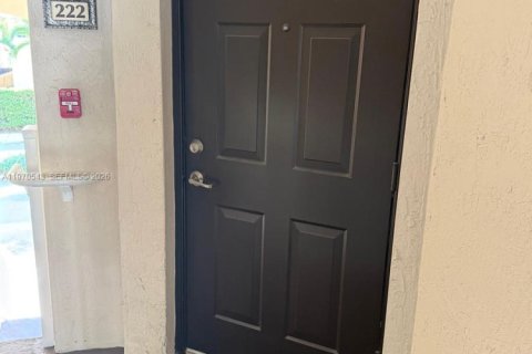Condo in Doral, Florida, 2 bedrooms  № 2031435 - photo 16
