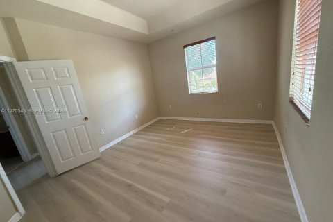 Condo in Doral, Florida, 2 bedrooms  № 2031435 - photo 10