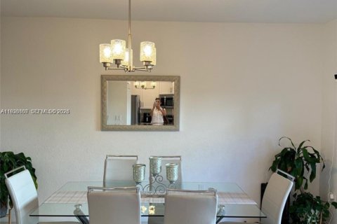 Купить таунхаус в Майами, Флорида 3 спальни, 137.96м2, № 2088551 - фото 4