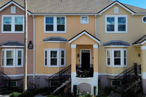 Adosado en Orlando, Florida 2 dormitorios, 143.81 m2 № 2196366