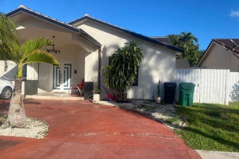 Villa ou maison à vendre à Miami, Floride: 3 chambres, 164.44 m2 № 1999269 - photo 2