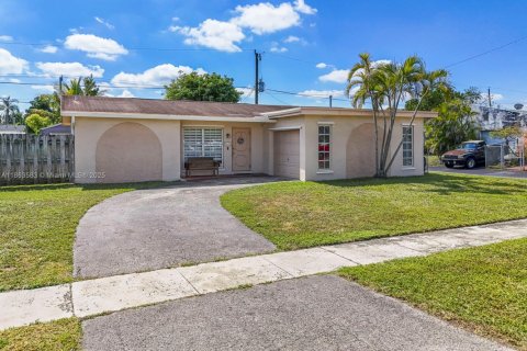 House in Sunrise, Florida 2 bedrooms, 97.27 sq.m. № 1891382 - photo 3