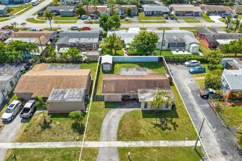 House in Sunrise, Florida 2 bedrooms, 97.27 sq.m. № 1891382 - photo 4