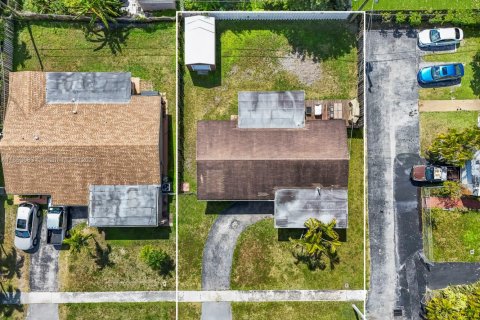 House in Sunrise, Florida 2 bedrooms, 97.27 sq.m. № 1891382 - photo 5