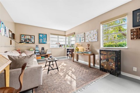 Купить кондоминиум в Майами-Бич, Флорида 1 спальня, 62.24м2, № 1956230 - фото 2