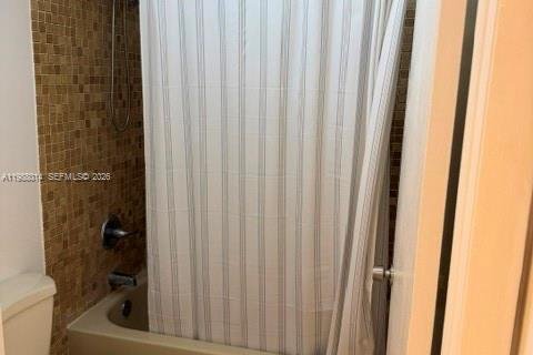 Condominio en venta en Miami, Florida, 1 dormitorio, 73.11 m2 № 2050411 - foto 10