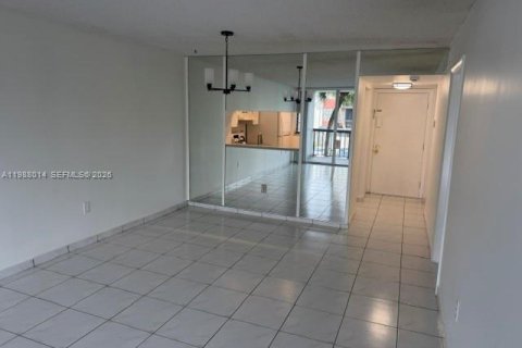 Condominio en venta en Miami, Florida, 1 dormitorio, 73.11 m2 № 2050411 - foto 6