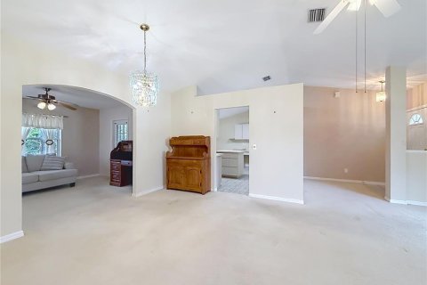 House in Ocala, Florida 3 bedrooms, 152.45 sq.m. № 2110361 - photo 15
