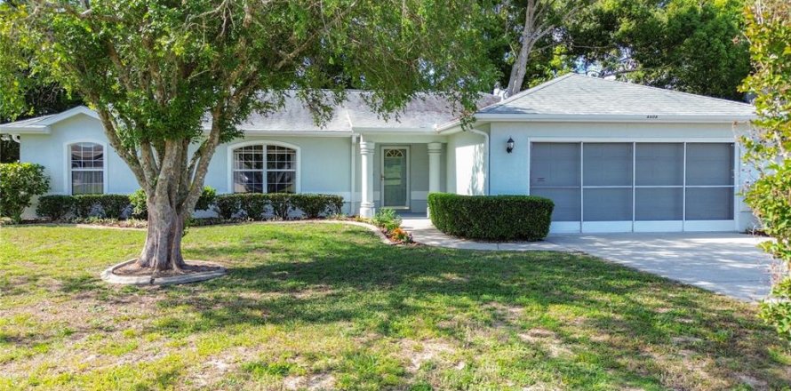 House in Ocala, Florida 3 bedrooms, 152.45 sq.m. № 2110361