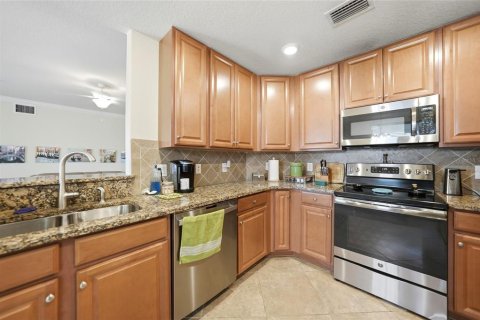 Condo in Venice, Florida, 3 bedrooms № 2238867 - photo 9