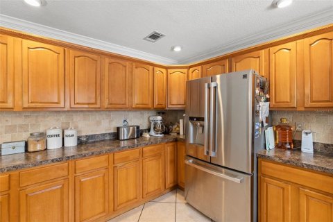 House in Port Richey, Florida 4 bedrooms, 221.57 sq.m. № 1639843 - photo 11