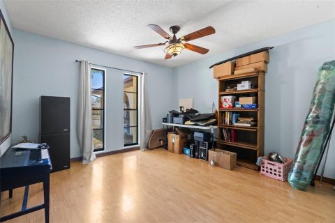 House in Port Richey, Florida 4 bedrooms, 221.57 sq.m. № 1639843 - photo 23