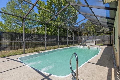 House in Port Richey, Florida 4 bedrooms, 221.57 sq.m. № 1639843 - photo 2
