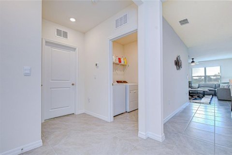House in Zephyrhills, Florida 4 bedrooms, 169.83 sq.m. № 2128960 - photo 15