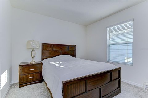 House in Zephyrhills, Florida 4 bedrooms, 169.83 sq.m. № 2128960 - photo 18