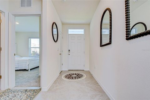 House in Zephyrhills, Florida 4 bedrooms, 169.83 sq.m. № 2128960 - photo 6
