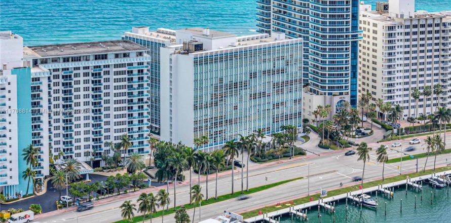 Condominio en Miami Beach, Florida, 2 dormitorios № 1461176