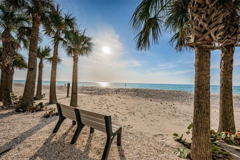 Copropriété à vendre à Clearwater, Floride: 2 chambres, 155.15 m2 № 2225577 - photo 4