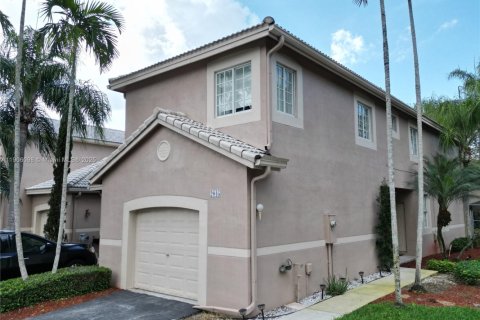 Townhouse in Weston, Florida 4 bedrooms, 161.37 sq.m. № 1956853 - photo 2