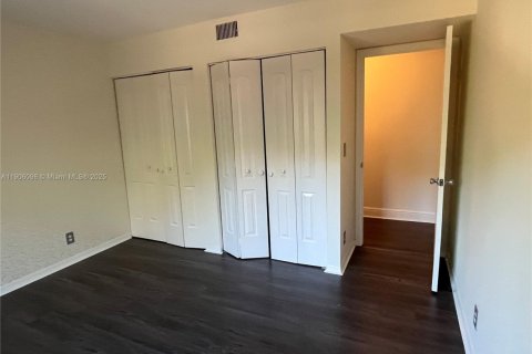 Townhouse in Weston, Florida 4 bedrooms, 161.37 sq.m. № 1956853 - photo 18