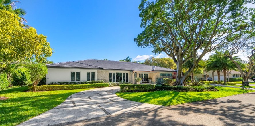 Villa ou maison à Coral Gables, Floride 5 chambres, 419.18 m2 № 2068848