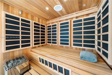 Villa ou maison à vendre à Coral Gables, Floride: 5 chambres, 419.18 m2 № 2068848 - photo 27