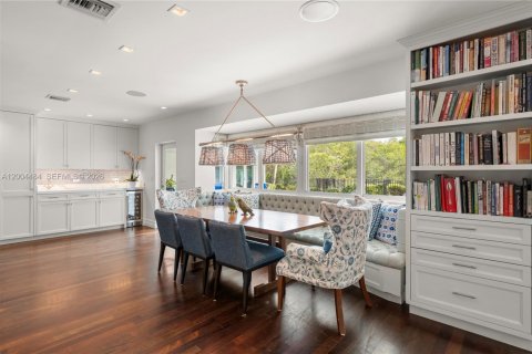 Villa ou maison à vendre à Coral Gables, Floride: 5 chambres, 419.18 m2 № 2068848 - photo 11