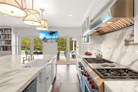 Villa ou maison à vendre à Coral Gables, Floride: 5 chambres, 419.18 m2 № 2068848 - photo 15
