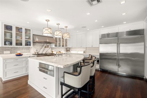 Villa ou maison à vendre à Coral Gables, Floride: 5 chambres, 419.18 m2 № 2068848 - photo 14