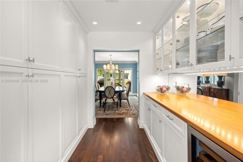 Villa ou maison à vendre à Coral Gables, Floride: 5 chambres, 419.18 m2 № 2068848 - photo 16