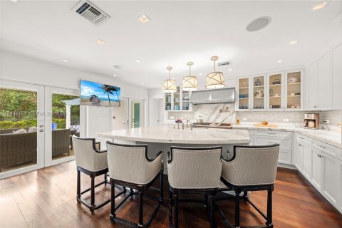Villa ou maison à vendre à Coral Gables, Floride: 5 chambres, 419.18 m2 № 2068848 - photo 13