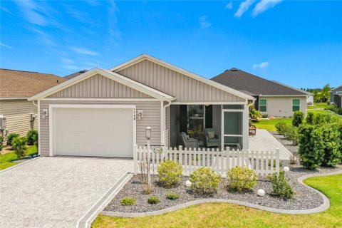 House in The Villages, Florida 2 bedrooms, 116.69 sq.m. № 2224571