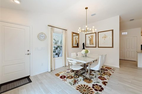 House in The Villages, Florida 2 bedrooms, 116.69 sq.m. № 2224571 - photo 12