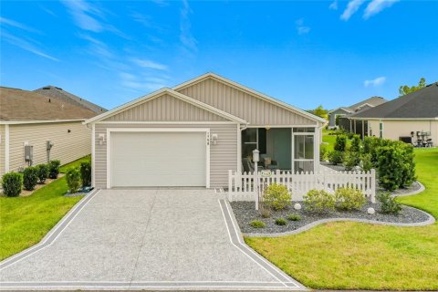 House in The Villages, Florida 2 bedrooms, 116.69 sq.m. № 2224571 - photo 2