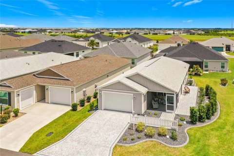 House in The Villages, Florida 2 bedrooms, 116.69 sq.m. № 2224571 - photo 4
