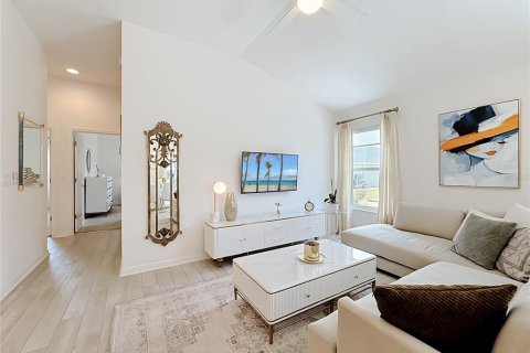 House in The Villages, Florida 2 bedrooms, 116.69 sq.m. № 2224571 - photo 15