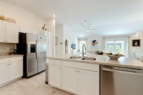 House in The Villages, Florida 2 bedrooms, 116.69 sq.m. № 2224571 - photo 21