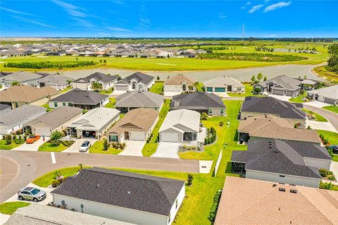 House in The Villages, Florida 2 bedrooms, 116.69 sq.m. № 2224571 - photo 3