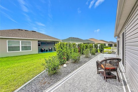 House in The Villages, Florida 2 bedrooms, 116.69 sq.m. № 2224571 - photo 7
