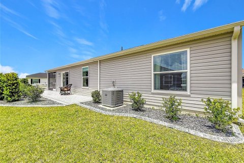 House in The Villages, Florida 2 bedrooms, 116.69 sq.m. № 2224571 - photo 6