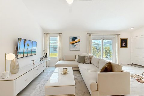 House in The Villages, Florida 2 bedrooms, 116.69 sq.m. № 2224571 - photo 16