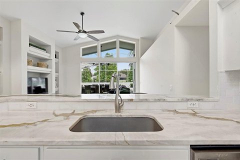 Villa ou maison à vendre à Odessa, Floride: 4 chambres, 238.67 m2 № 2299627 - photo 24