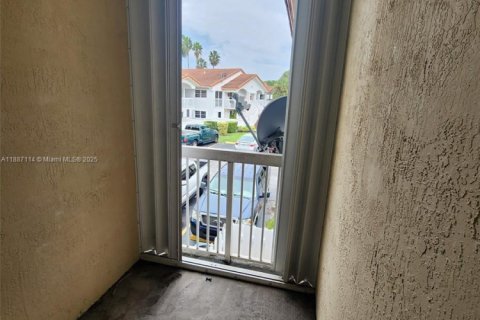 Copropriété à louer à Miami, Floride: 2 chambres, 81.75 m2 № 1943829 - photo 13