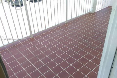 Copropriété à louer à Miami, Floride: 2 chambres, 81.75 m2 № 1943829 - photo 21