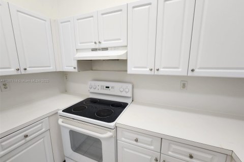 Copropriété à louer à Miami, Floride: 2 chambres, 81.75 m2 № 1943829 - photo 8