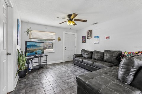 Casa en venta en Lakeland, Florida, 4 dormitorios, 134.62 m2 № 2157850 - foto 2